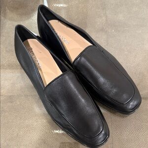 Calvin Klein Women’s Classic Black Leather Slip-On Loafers Sz 8 (m)